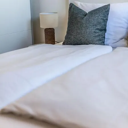 Apartman Hangar 19 Grosszuegiges Mit Terrasse Und Garten H4w2