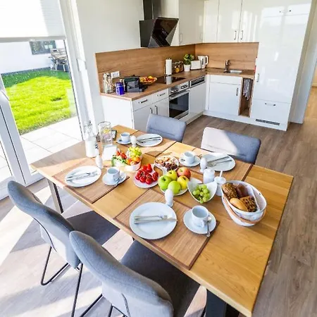 Apartman Hangar 19 Grosszuegiges Mit Terrasse Und Garten H4w2 Schwerin